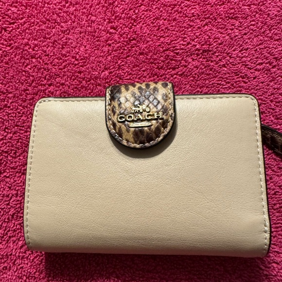 Wallet - Picture 3 of 8